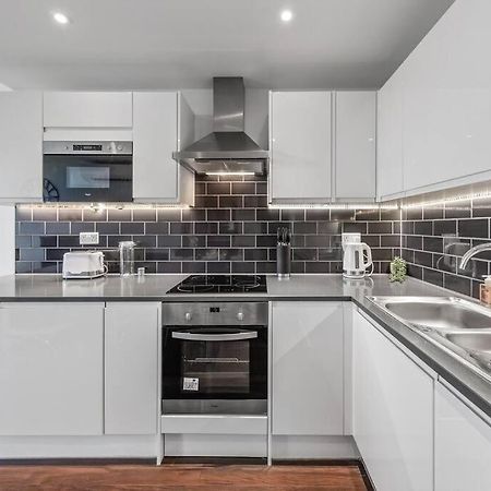 New Apartment 20 Mins From Waterloo London Bp36 Esterno foto