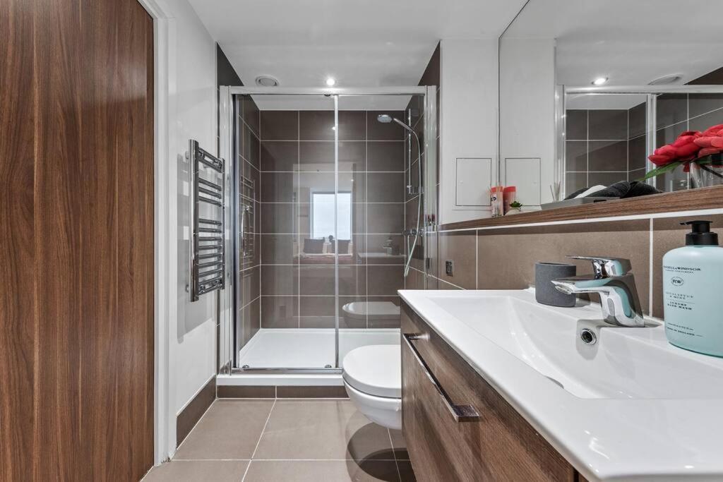 New Apartment 20 Mins From Waterloo London Bp36 Esterno foto