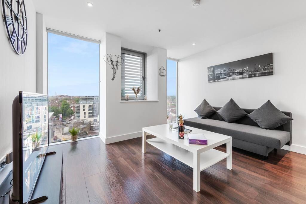 New Apartment 20 Mins From Waterloo London Bp36 Esterno foto